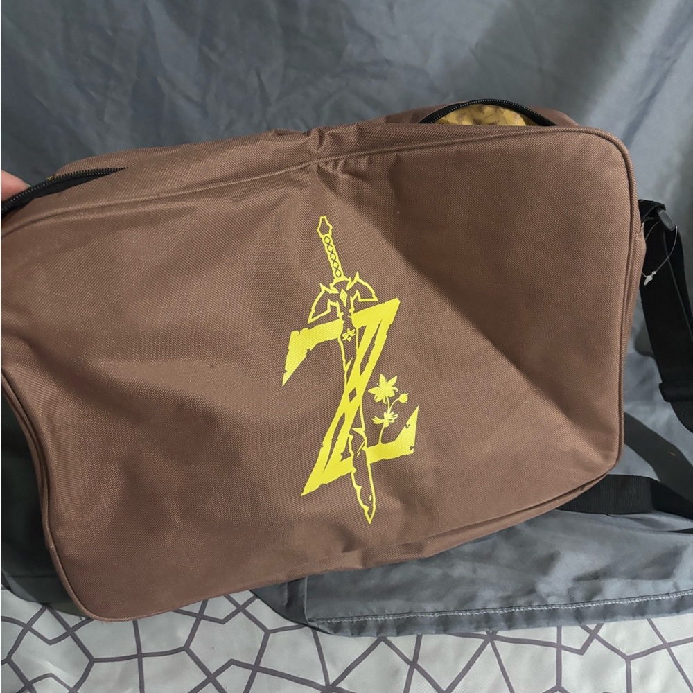 Zelda Messenger Bag with Yellow Design